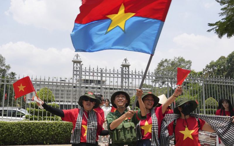 Những hình nền cờ Việt Nam đỏ xanh - Hình số 1