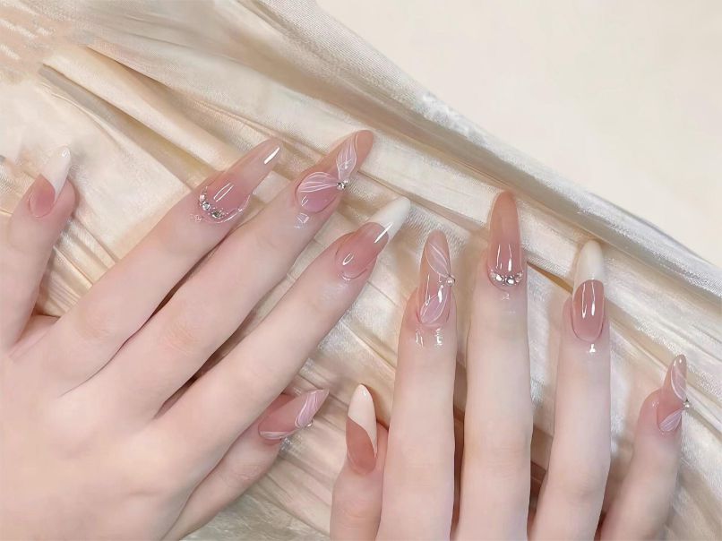 Những mẫu nail tay móng dài - Hình số 4