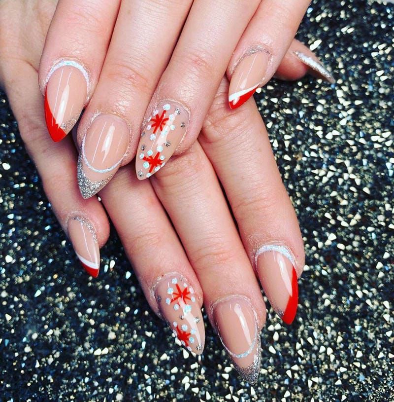 Những mẫu nail noel móng nhọn - Hình số 9