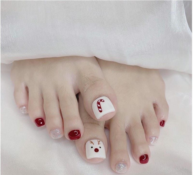 Những mẫu nail noel cho chân - Hình số 1