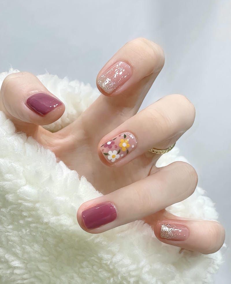 Những mẫu nail tết nhẹ nhàng - Hình số 1