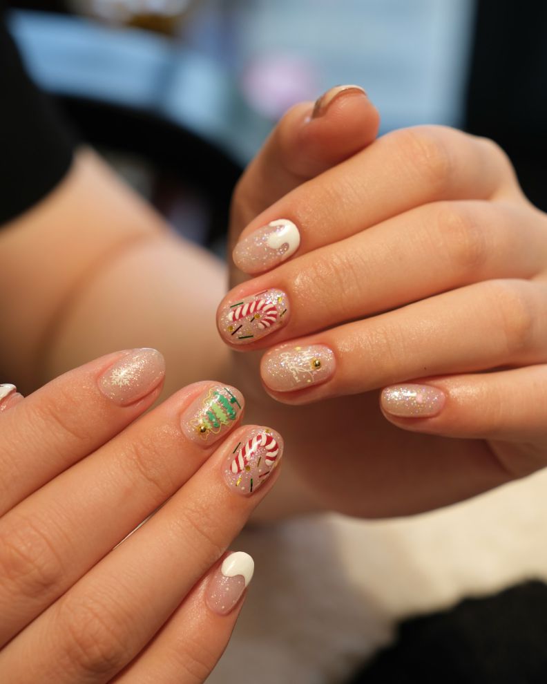 Những mẫu nail noel 2025 - Hình số 9