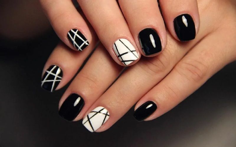 Những mẫu nail trắng đen - Hình số 6