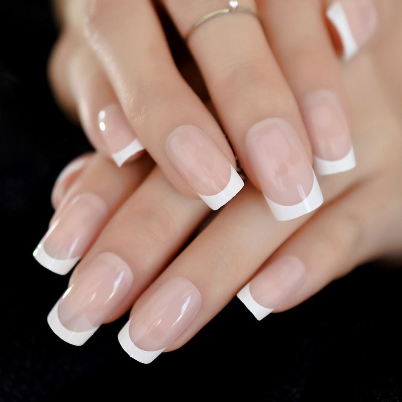 Những mẫu nail trắng vuông - Hình số 4