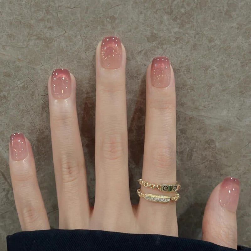 Những nail màu hồng thạch ombre kim tuyến - Hình số 2