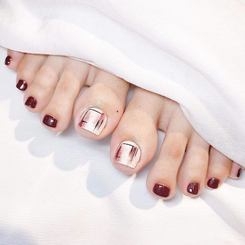 Những mẫu nail sơn móng chân vuông - Hình số 4