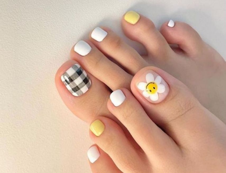 Những mẫu nail sơn móng chân cho 2026 - Hình số 4