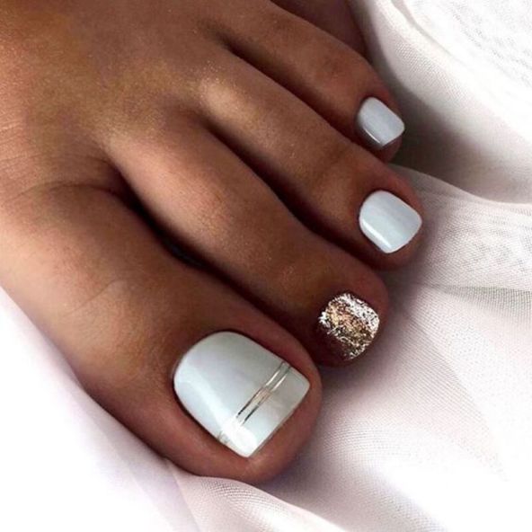 Những nail chân màu trắng sữa cho điện thoại - Hình số 3