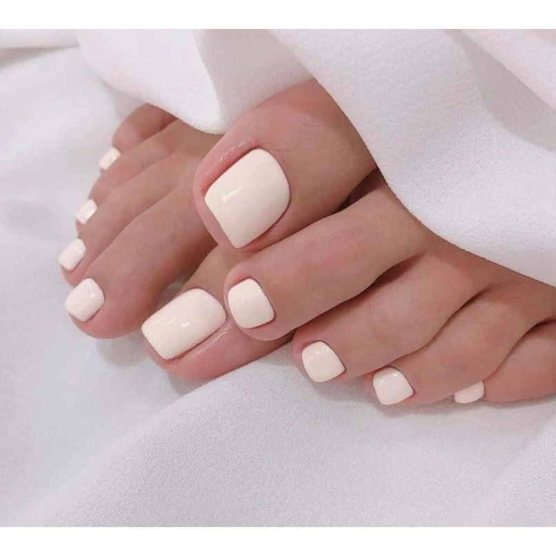 Những nail chân màu trắng sữa đẹp - Hình số 3