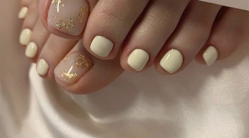 Những nail chân màu trắng sữa đẹp - Hình số 7