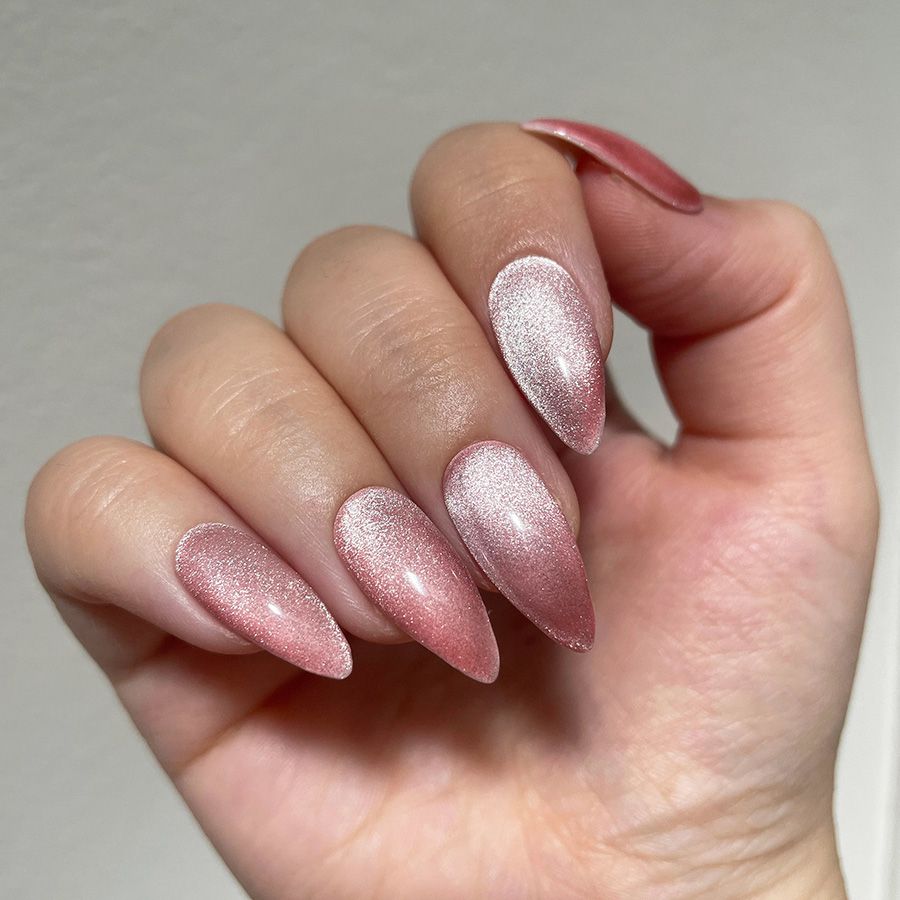 Những nail màu hồng thạch ombre mắt mèo - Hình số 2