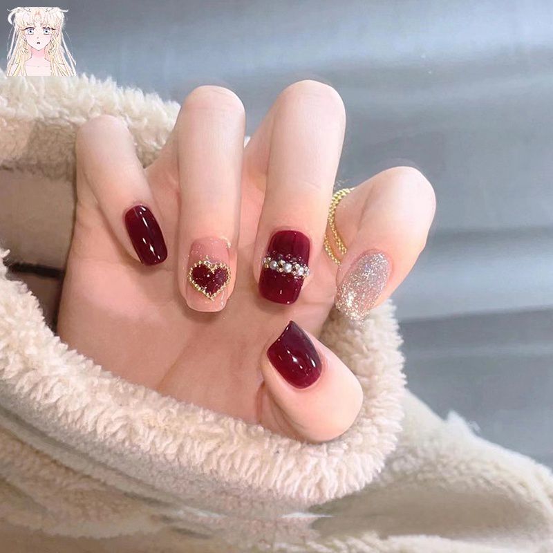 Những mẫu nail màu đỏ rượu cho móng vuông - Hình số 6