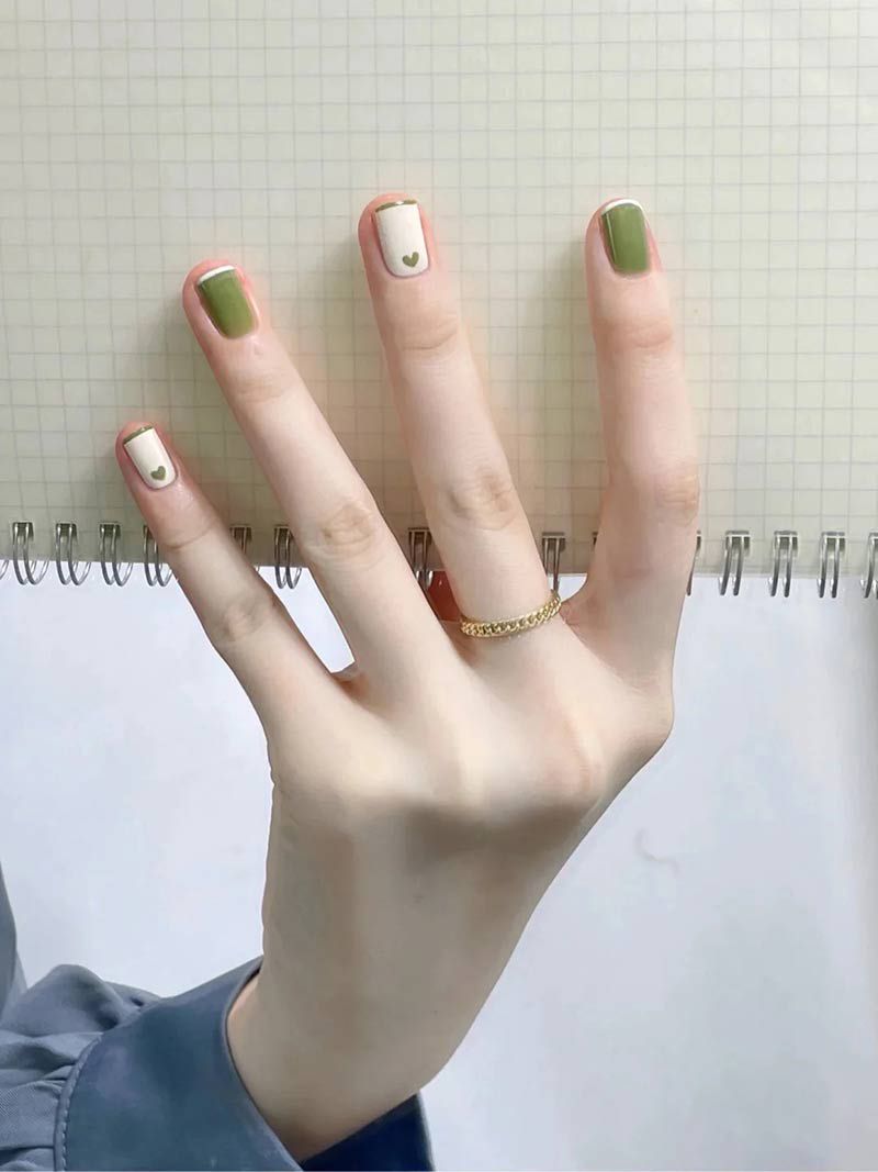 Những mẫu nail đơn giản cho móng ngắn sang trọng - Hình số 3