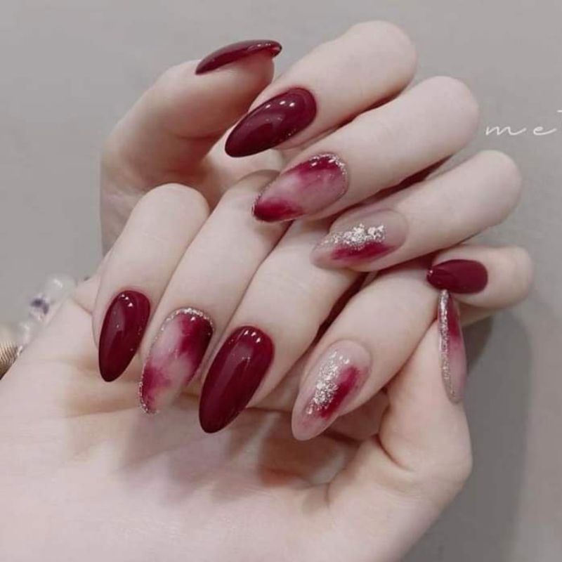Những mẫu nail móng nhọn tròn màu đỏ - Hình số 5