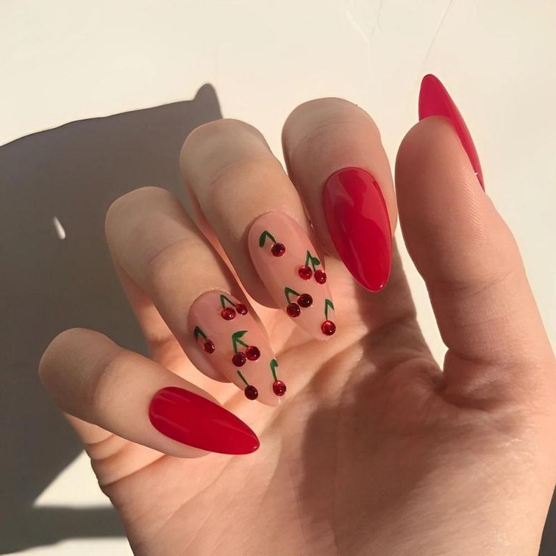 Những mẫu nail móng nhọn tròn màu đỏ - Hình số 9