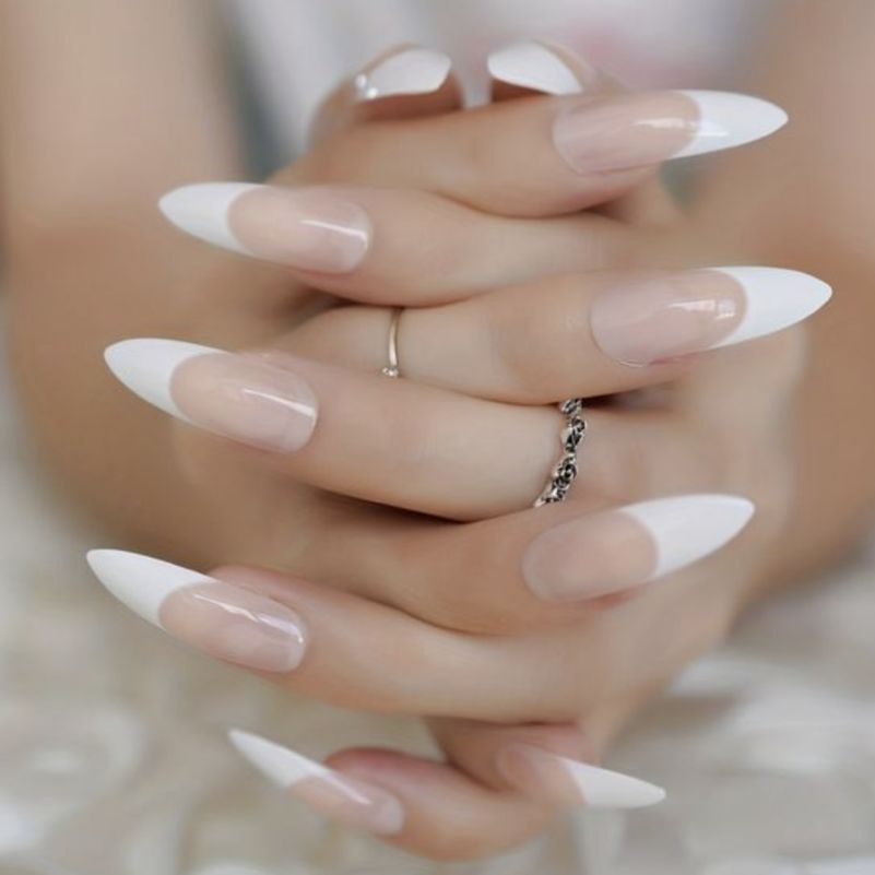 Những mẫu nail trắng đầu móng - Hình số 2