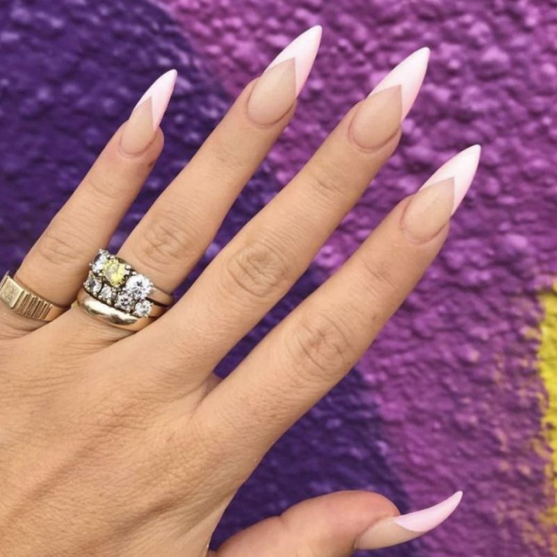 Những mẫu nail trắng đầu móng - Hình số 6