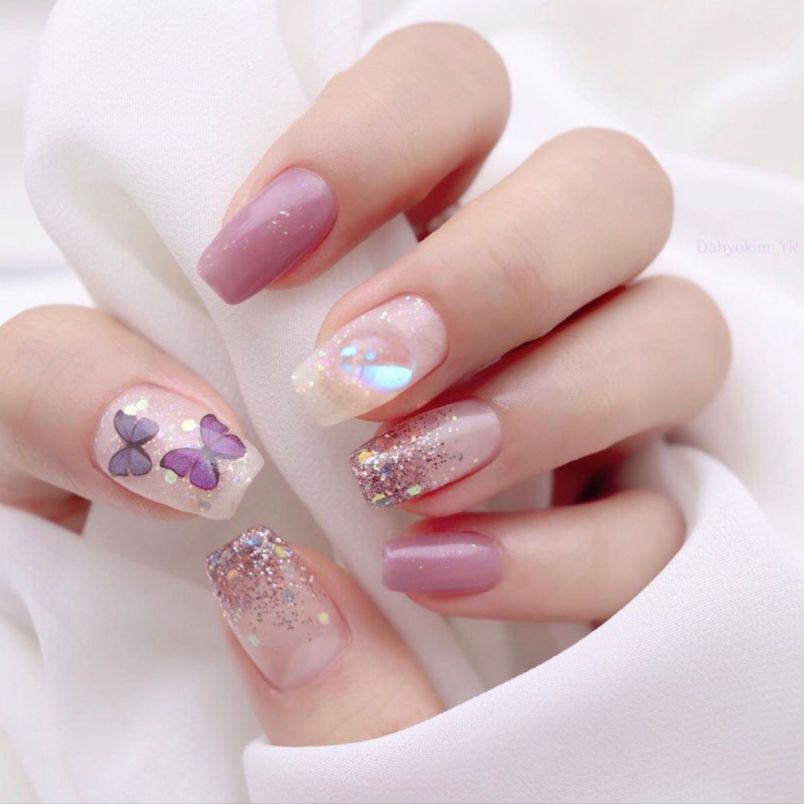 Những mẫu nail tết đơn giản năm 2026 - Hình số 10