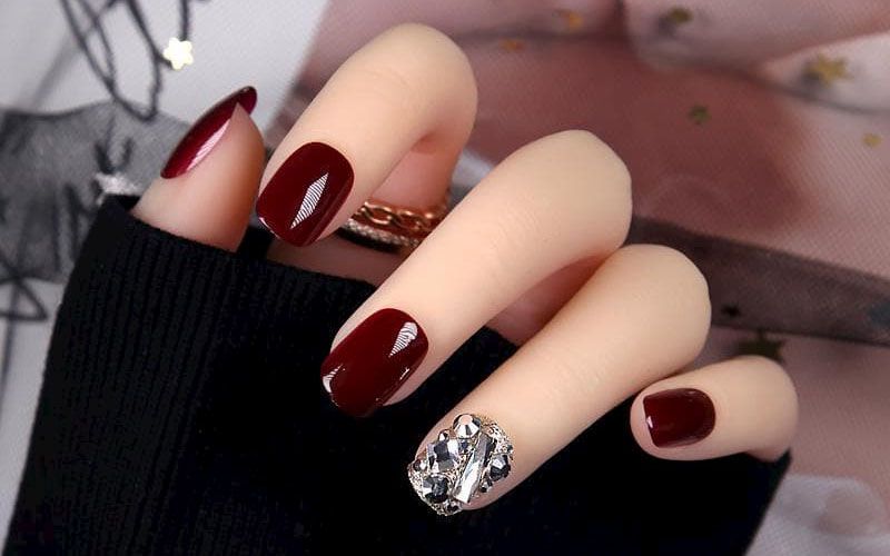 Những mẫu nail tết đơn giản năm 2026 - Hình số 2