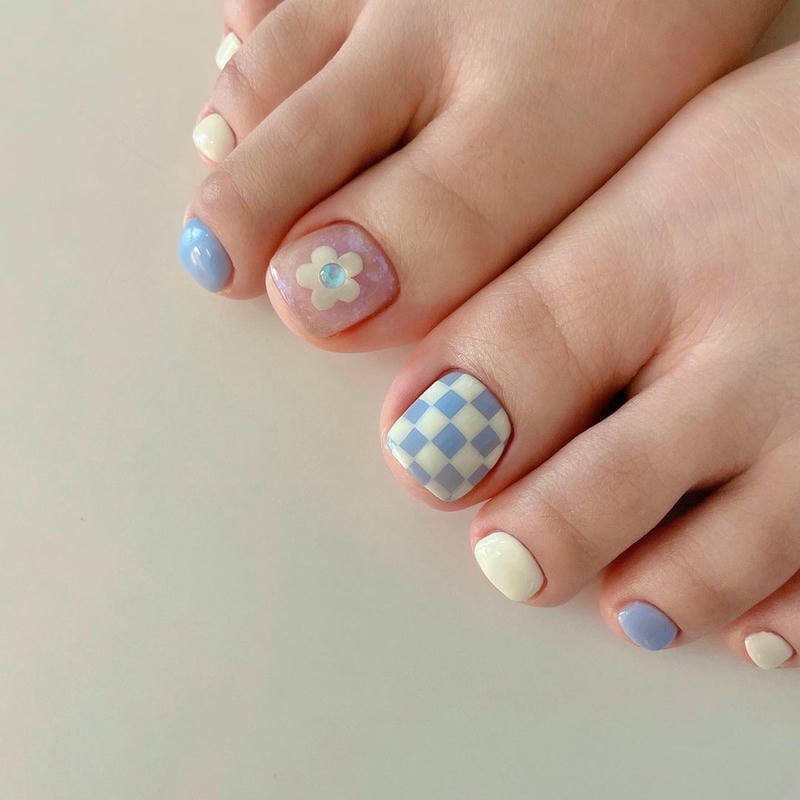 mẫu nail đơn giản cho móng ngắn chân - Hình số 7