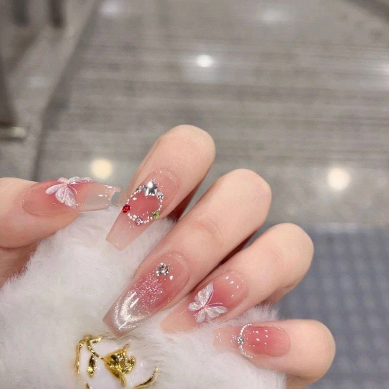 Những nail màu hồng thạch ombre đính đá - Hình số 10