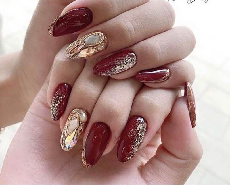 Những mẫu nail màu đỏ rượu cho móng tay - Hình số 4