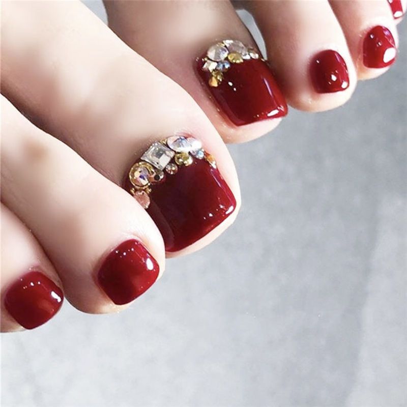 Những mẫu nail sơn móng chân màu đỏ rượu đẹp - Hình số 7