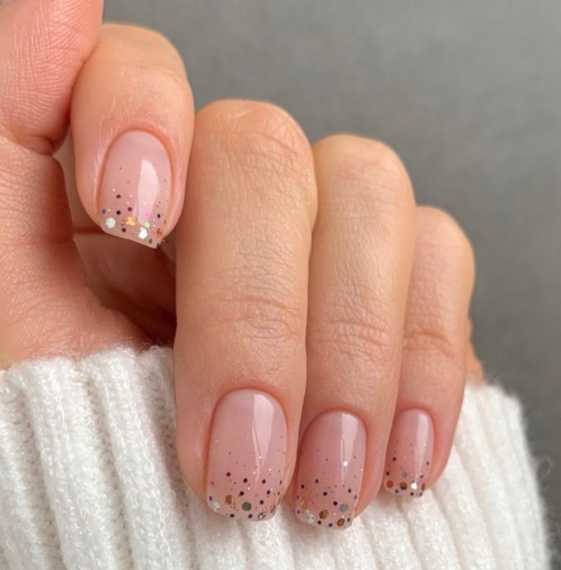 Những mẫu nail ombre kim tuyến hồng - Hình số 9