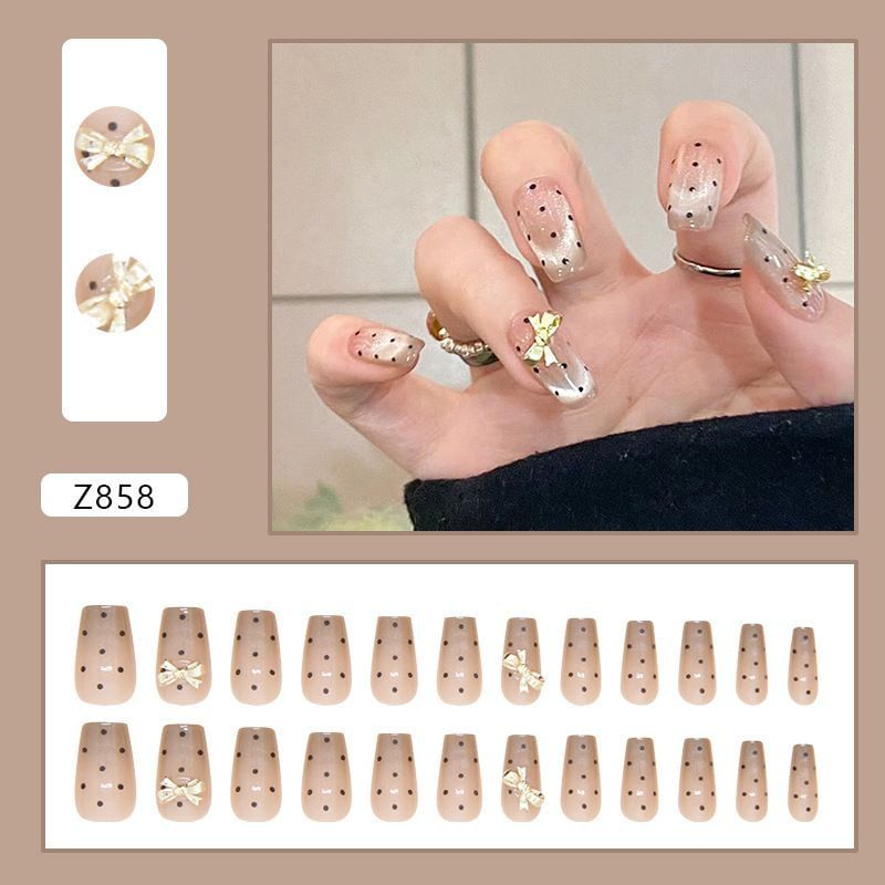 Những mẫu nail móng tay giả đẹp đơn giản - Hình số 1