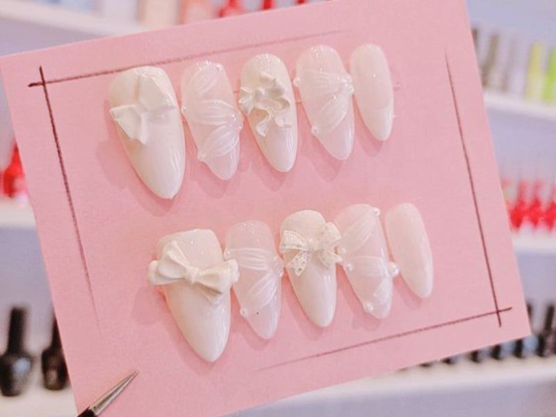 Những mẫu nail móng tay giả đẹp đơn giản - Hình số 10