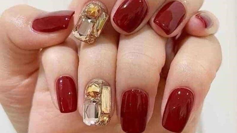 Những mẫu nail móng tay giả đẹp đơn giản - Hình số 3