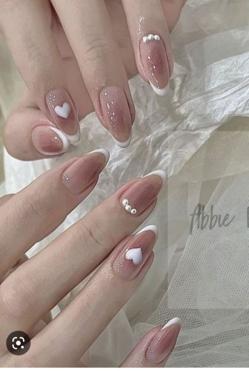 Những mẫu nail móng tay giả đẹp đơn giản - Hình số 5