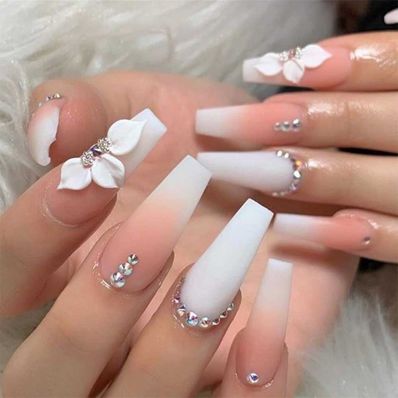 Những mẫu nail cô dâu màu trắng - Hình số 4