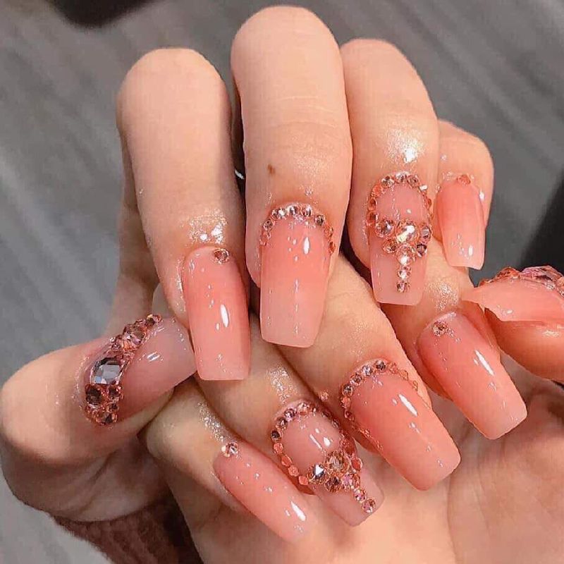 Những mẫu nail cô dâu màu hồng - Hình số 3