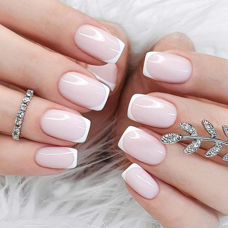 Những mẫu nail cô dâu 2025 - Hình số 10