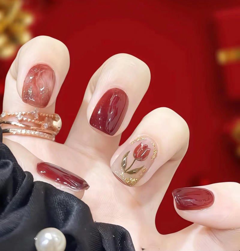 Những mẫu nail tết màu đỏ - Hình số 3