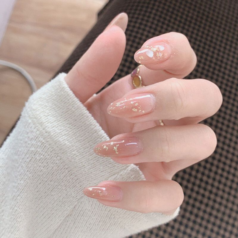 Những mẫu nail tay nhẹ nhàng đơn giản - Hình số 4