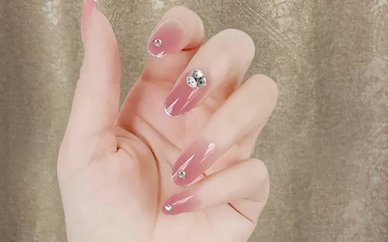 Những mẫu nail sơn thạch đính đá cho tay - Hình số 9