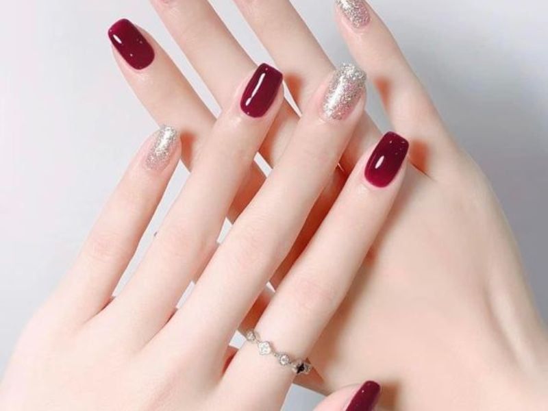 Những mẫu nail màu đỏ cherry đẹp - Hình số 6
