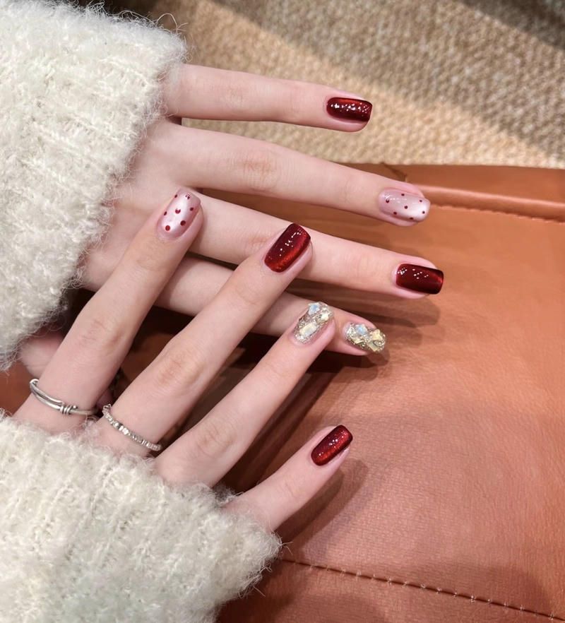 Những mẫu nail màu đỏ cherry móng ngắn - Hình số 4