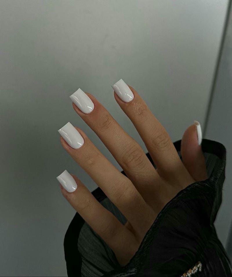 Những mẫu nail móng vuông ngắn đơn giản - Hình số 7