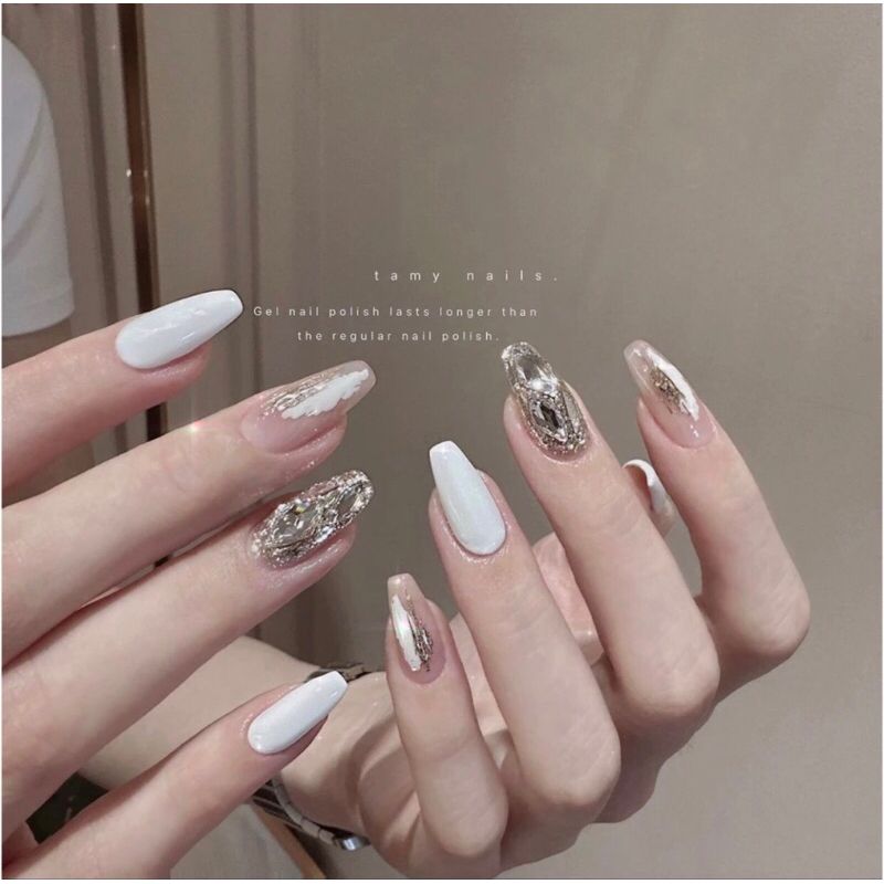 Những mẫu nail móng tay giả đẹp ngắn cá tính - Hình số 5