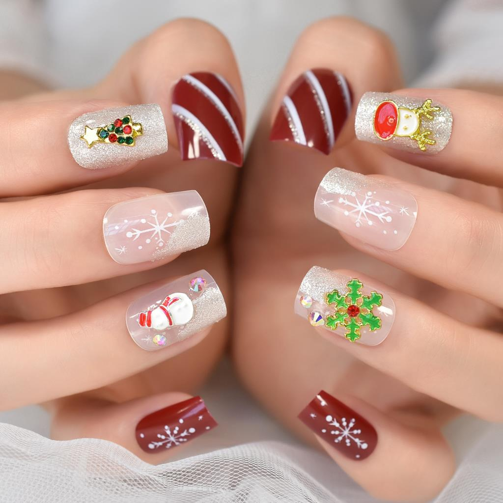 Những mẫu nail sơn thạch đính đá noel - Hình số 10