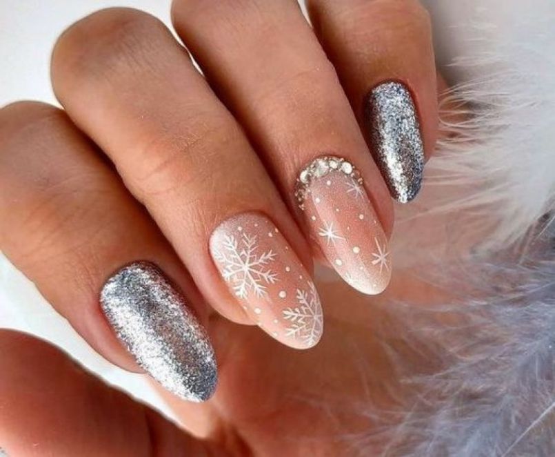 Những mẫu nail sơn thạch đính đá noel - Hình số 8