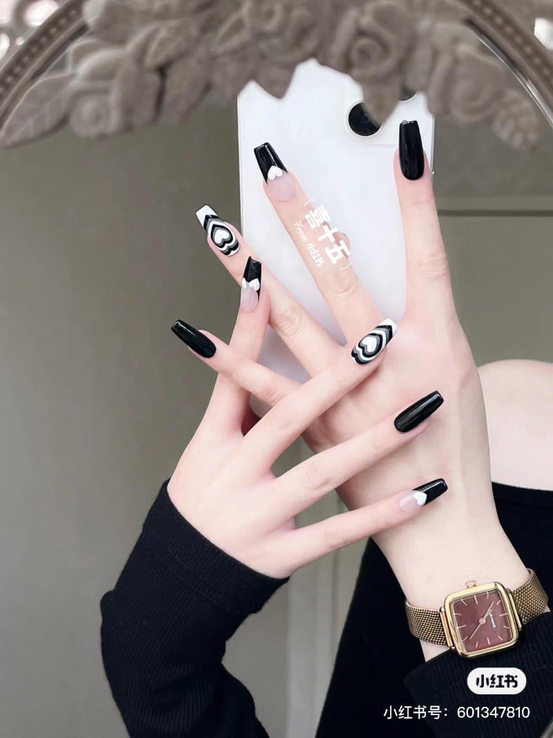 Những nail màu đen sang chảnh đẹp - Hình số 7