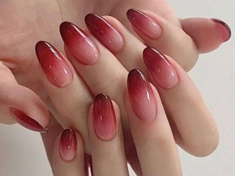 Những mẫu nail tết màu đỏ đơn giản - Hình số 9