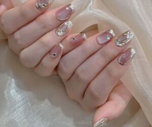 Những mẫu nail tráng gương hồng - Hình số 10