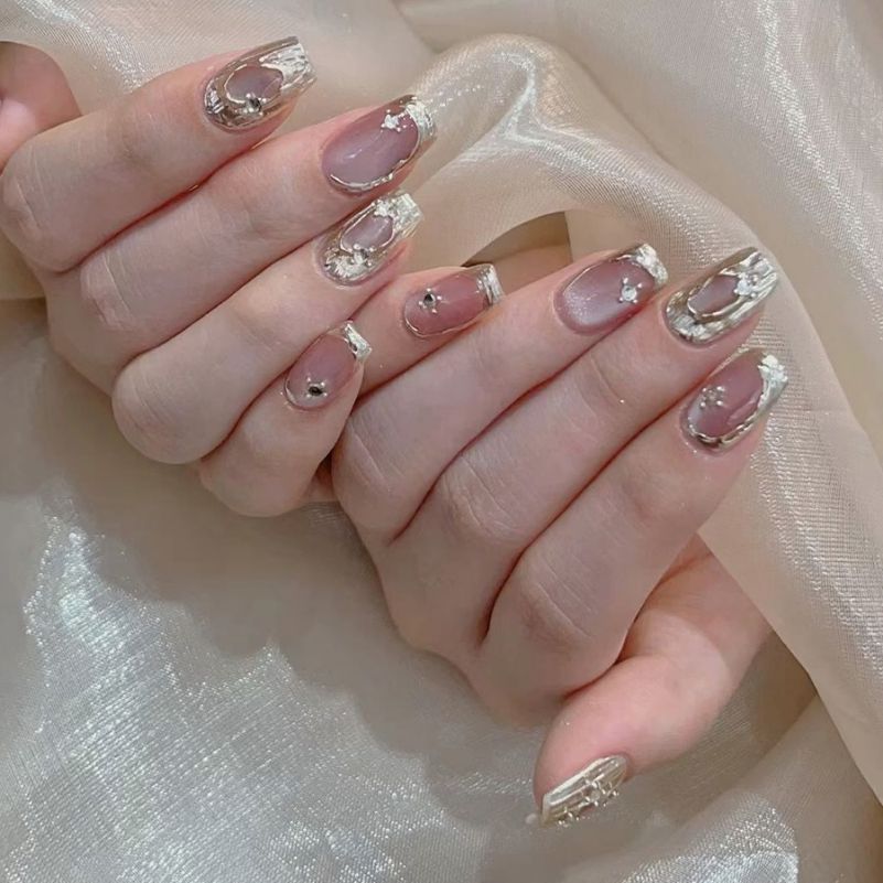 Những mẫu nail tráng gương hồng - Hình số 10