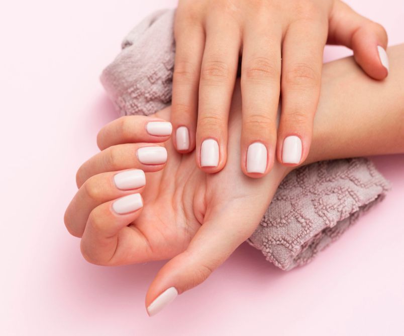Những nail màu trắng sữa xinh sắn - Hình số 4