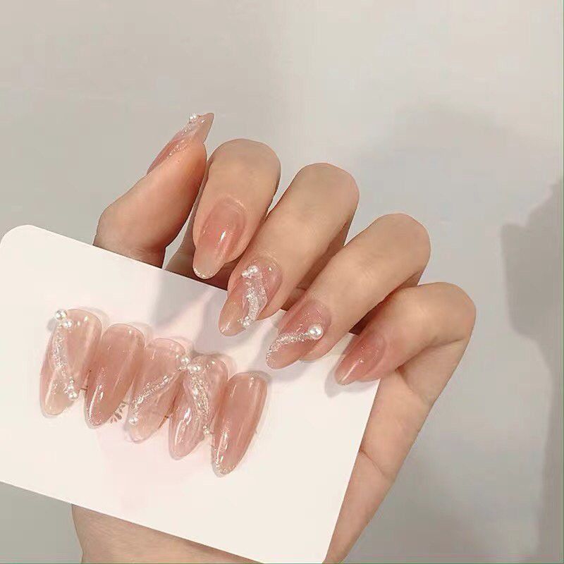 Những mẫu nail móng tay giả đẹp cho học sinh - Hình số 1